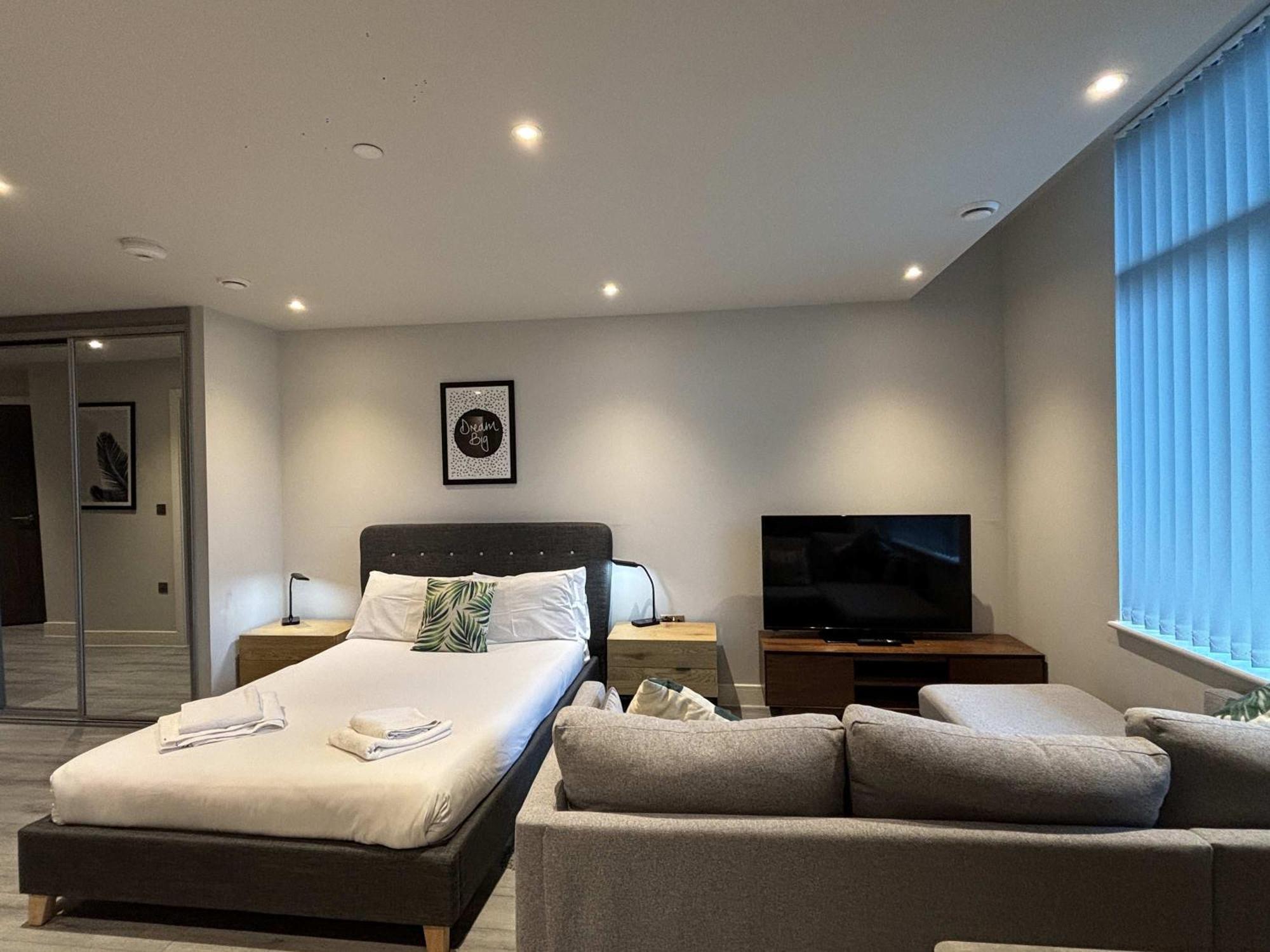 Modern Studio In Bracknell With Free Parking Εξωτερικό φωτογραφία