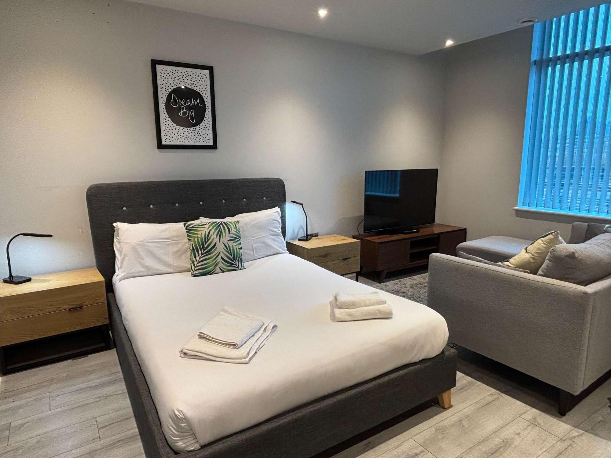 Modern Studio In Bracknell With Free Parking Εξωτερικό φωτογραφία