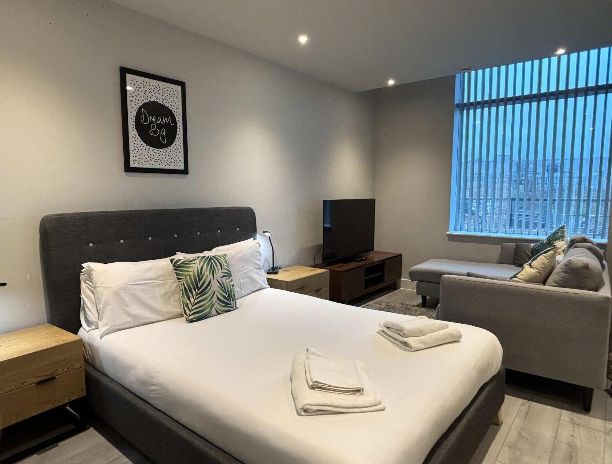 Modern Studio In Bracknell With Free Parking Εξωτερικό φωτογραφία