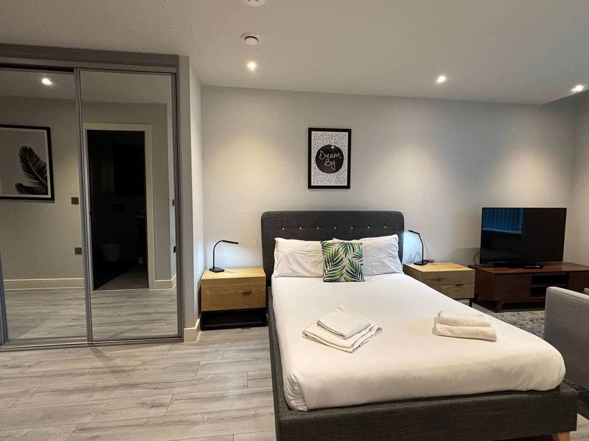 Modern Studio In Bracknell With Free Parking Εξωτερικό φωτογραφία