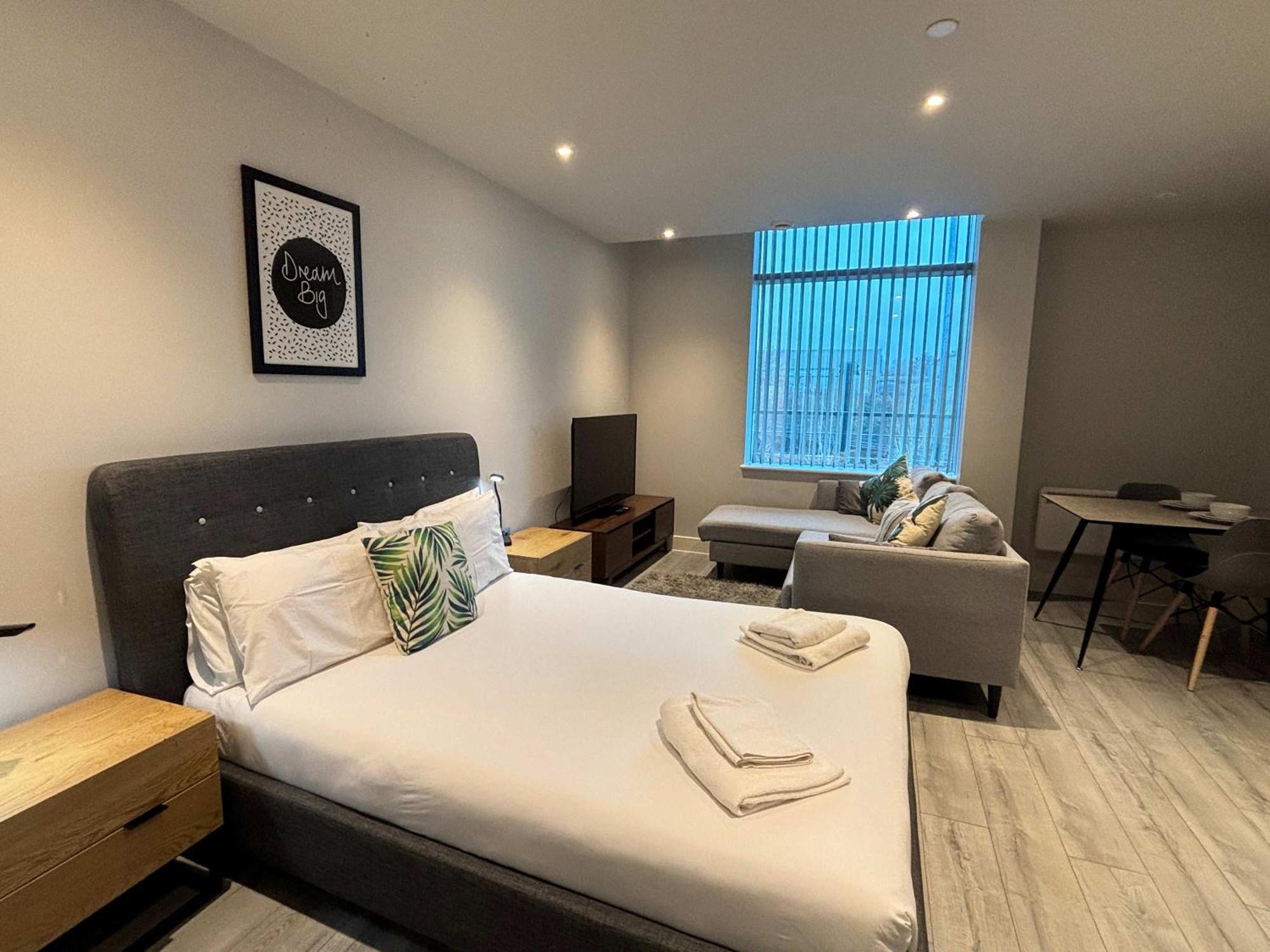 Modern Studio In Bracknell With Free Parking Εξωτερικό φωτογραφία